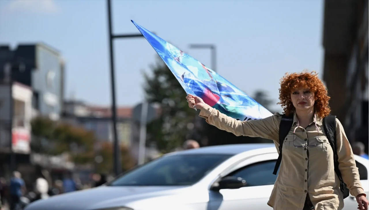 İstanbul’dan Kudüs’e yürüyüş başlatan Somayeh Moghadam, Düzce’ye ulaştı!