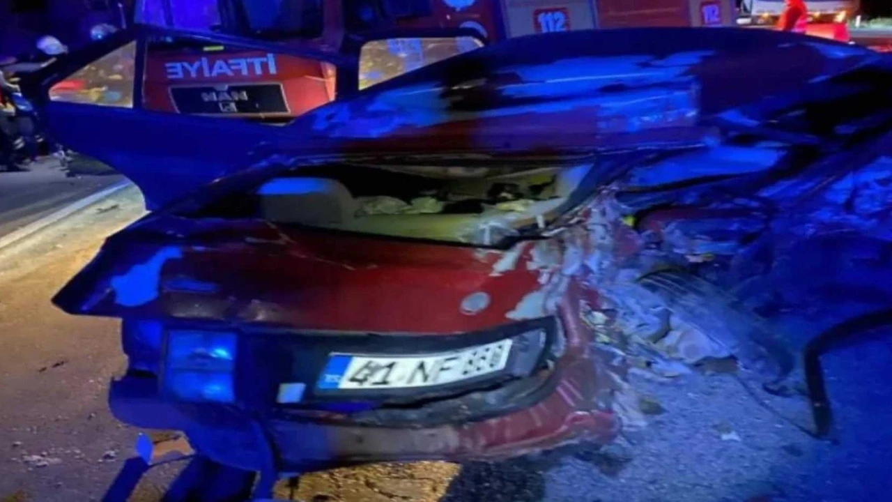 Eskişehir’de AK Parti heyeti kaza geçirdi: Bir kişi öldü, vekil ve başkan yaralı