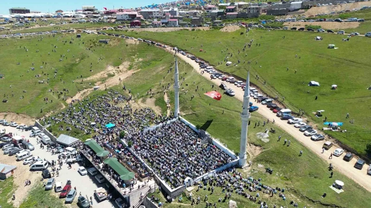 Fatih Sultan Mehmet’in izleri ve Karadeniz’in sessiz mabedi: Kadırga'da açık hava camii