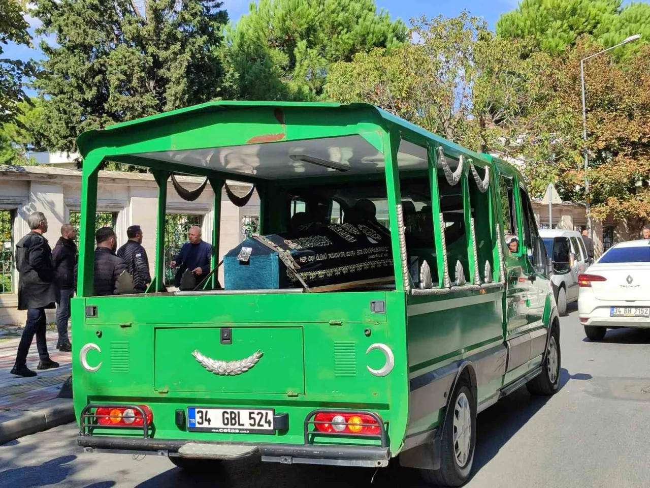 Silahlı saldırıda öldürülen Avukat Serdar Öktem son yolculuğuna uğurlandı!