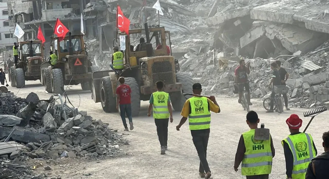 Yıkımın ortasında Türk ekipleri sahada Gazze’de enkaz kaldırılıyor!