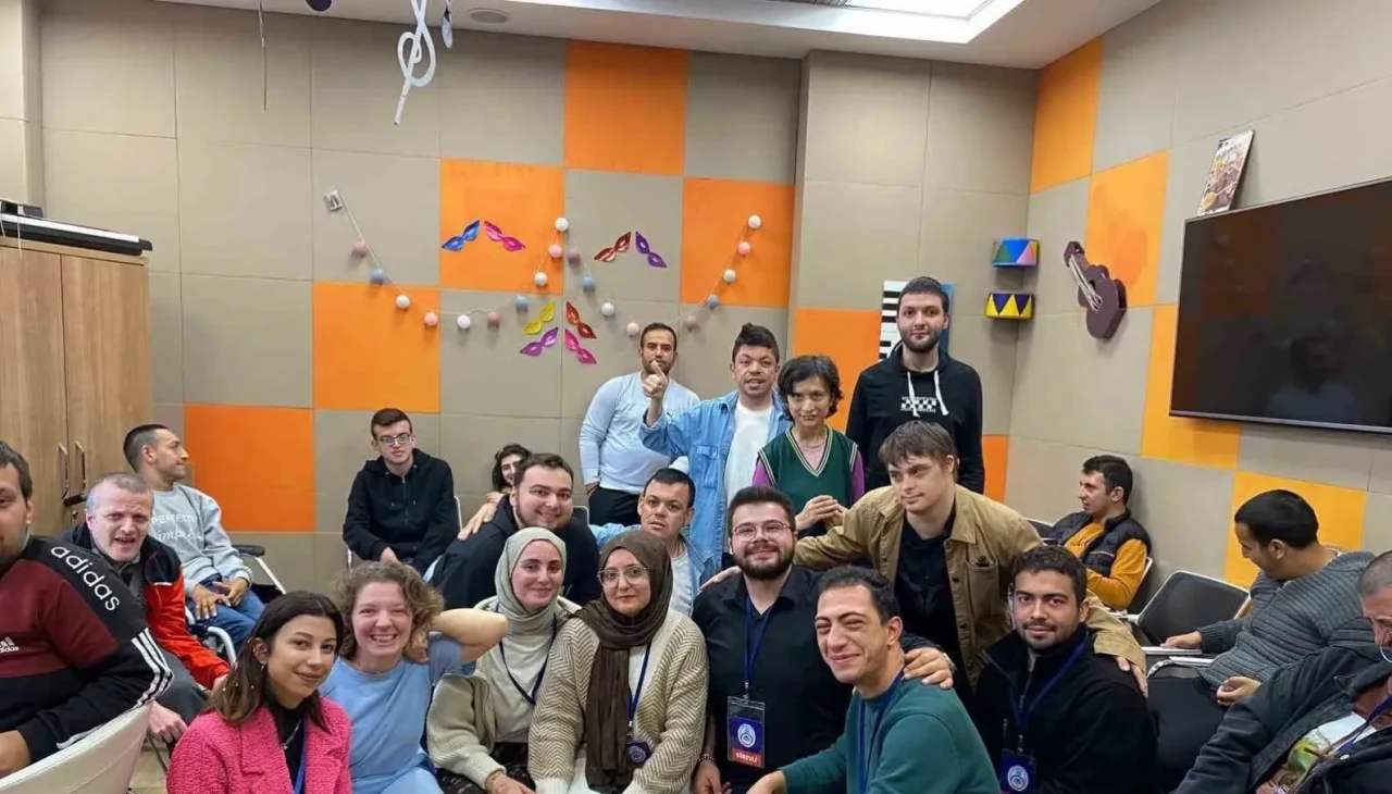 Sakarya Üniversitesi’nden kalpleri buluşturan örnek proje: 'Sevgiye Engel Yok'