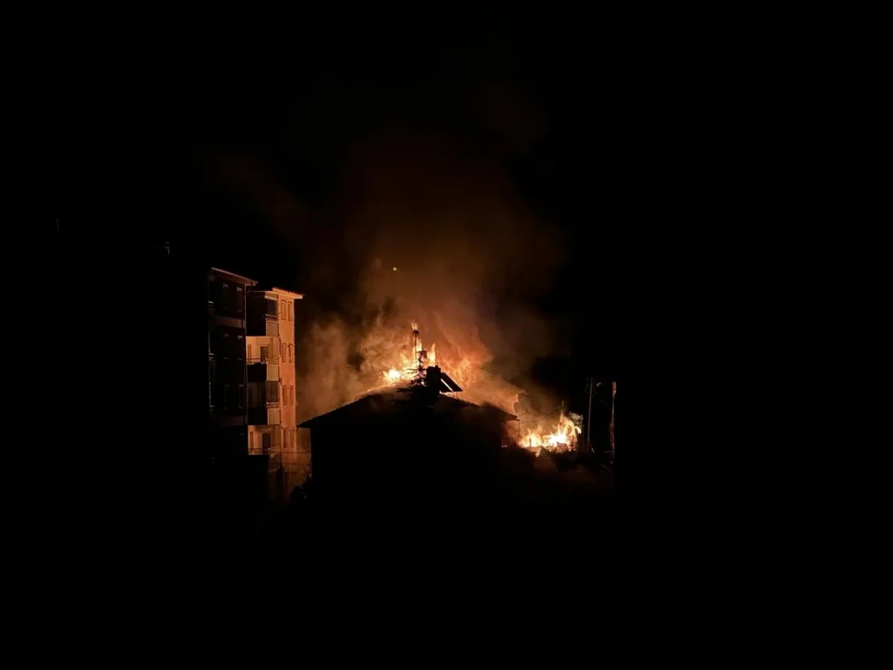 Çankırı'da yangın yürekleri ağza getirdi! İşte o görüntüler