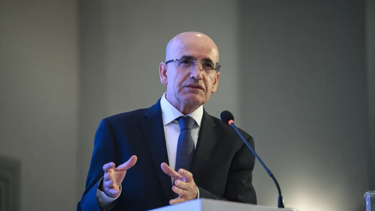 Mehmet Şimşek: 'Ekonomide dışa bağımlılık azalıyor, cari açık 18 milyar dolara geriledi'