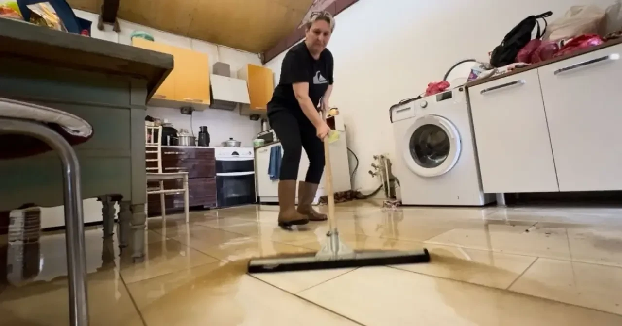 Edirne’yi sağanak vurdu: Rögar taştı, iki evi su bastı