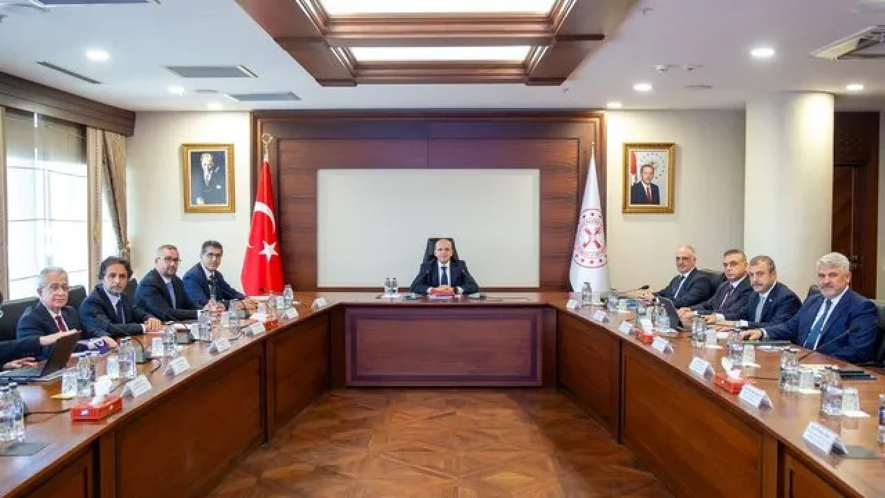 Borçluya nefes aldıracak yeni adımlar yolda! Finansal İstikrar Komitesi toplandı