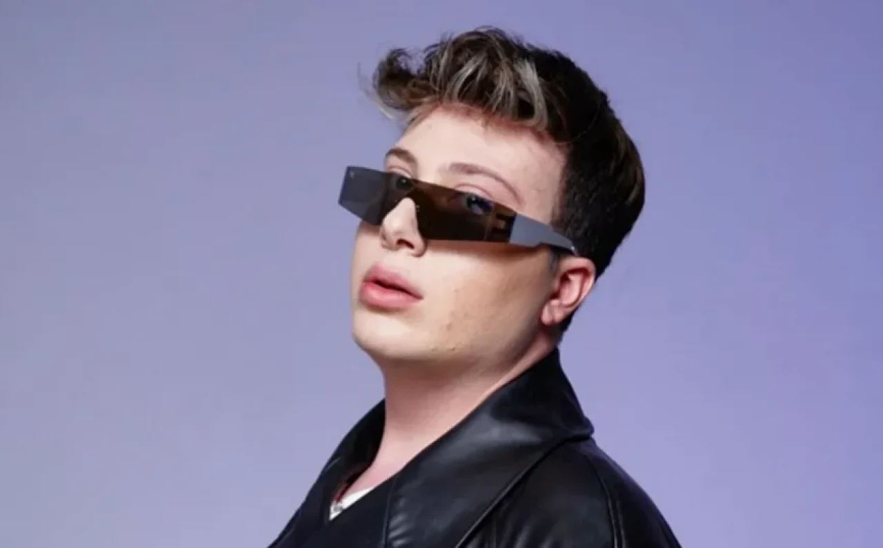 Efecin Kimdir? Sanatçı ve Gündem Yorumcusunun Kariyeri ve Hakkında Merak Edilenler