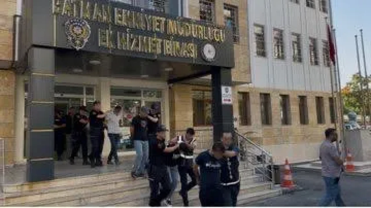 Batman'da zehir tacirlerine şafak baskını: 5 tutuklama