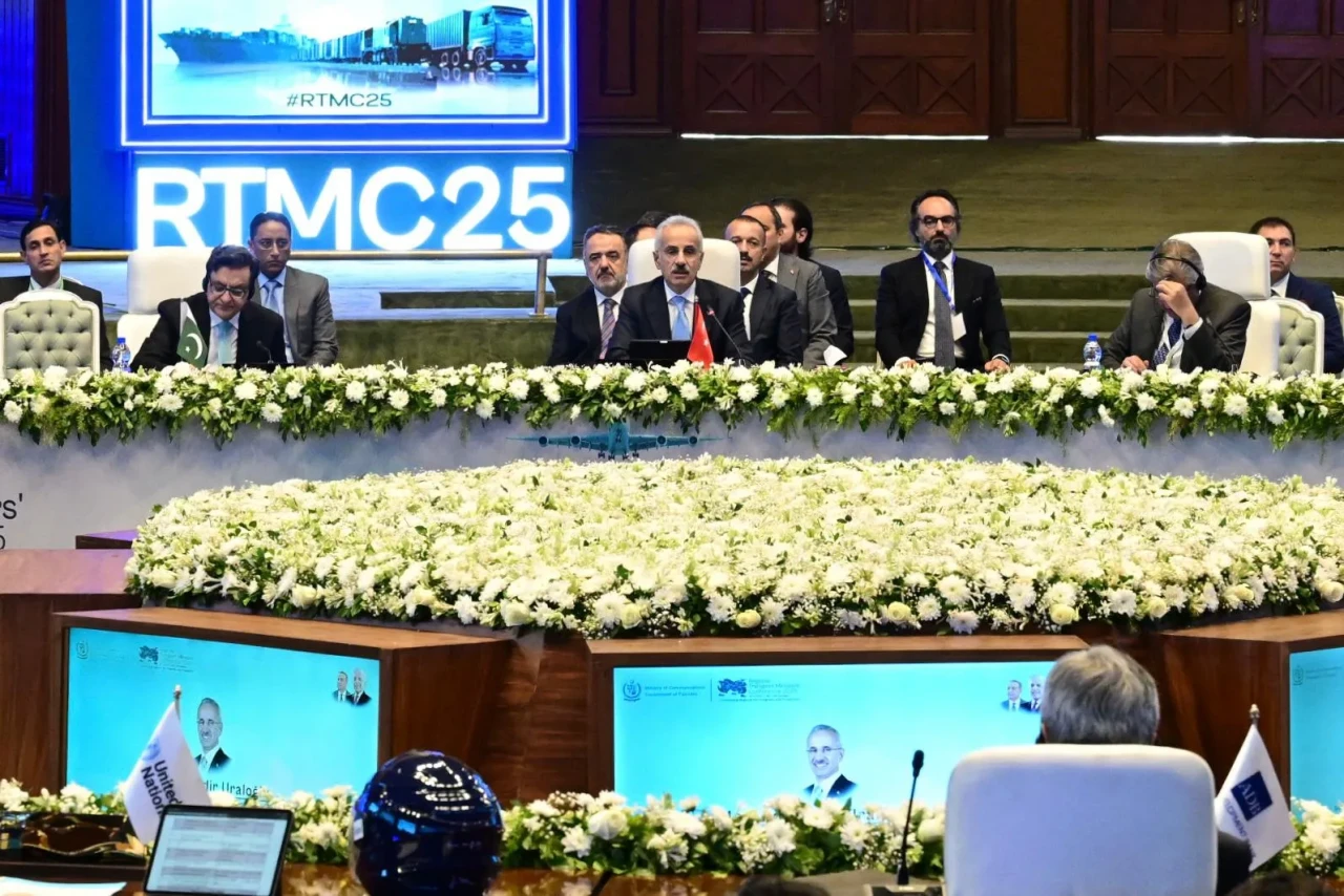 Uraloğlu: 'Ulaştırma koridorlarının çeşitlendirilmesi artık zorunluluk'