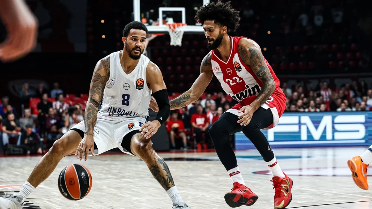 Anadolu Efes’ten Pire’de büyük zafer!