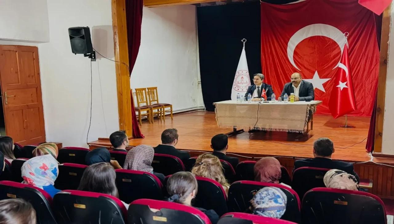 Kemaliye’de eğitim yılı istişare toplantısı yapıldı