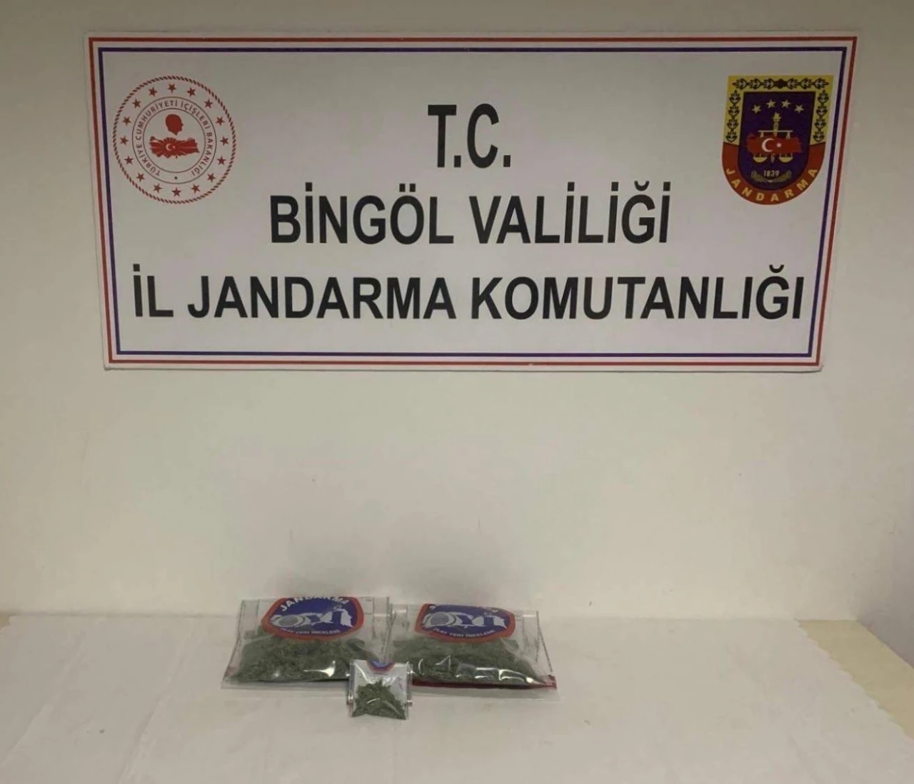 Bonzai, metamfetamin, kokain... Gözaltı yağmuru!