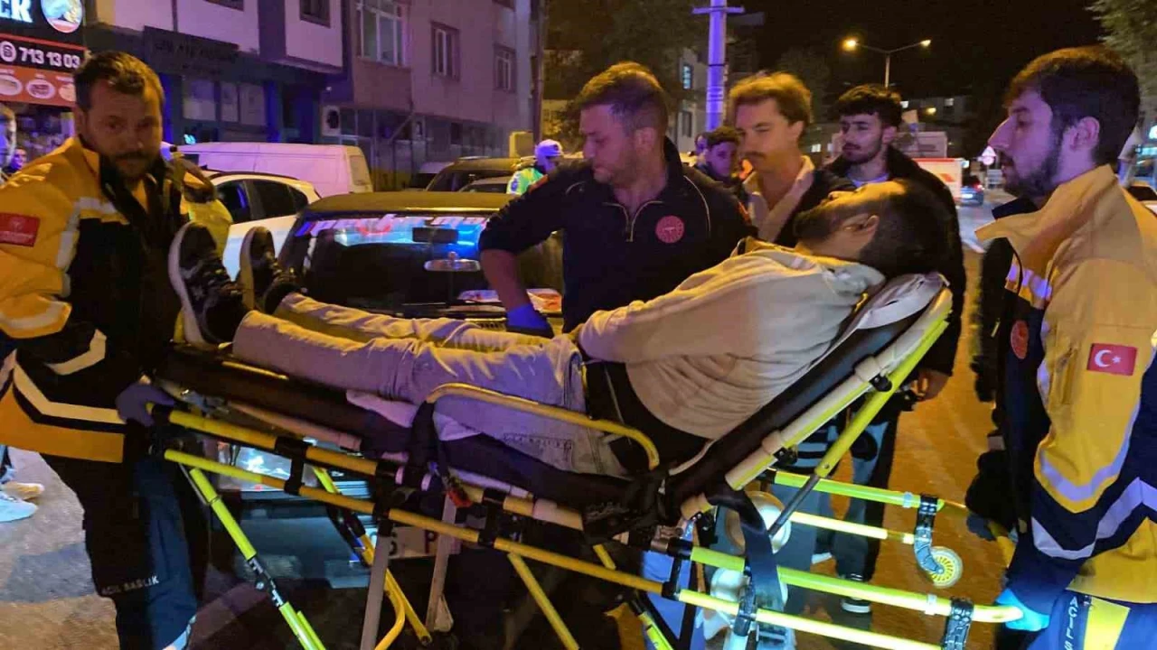 Bursa’da korku dolu anlar: Fenalaşan sürücü kontrolü kaybedip refüje girdi!