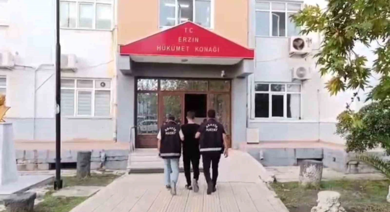 Bir adım daha atsalar sınırı geçeceklerdi!