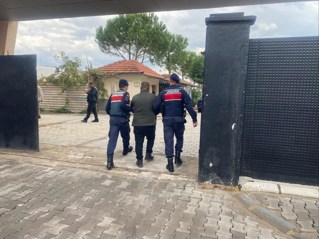 Suç dosyası kabarıktı, kaçamadı!