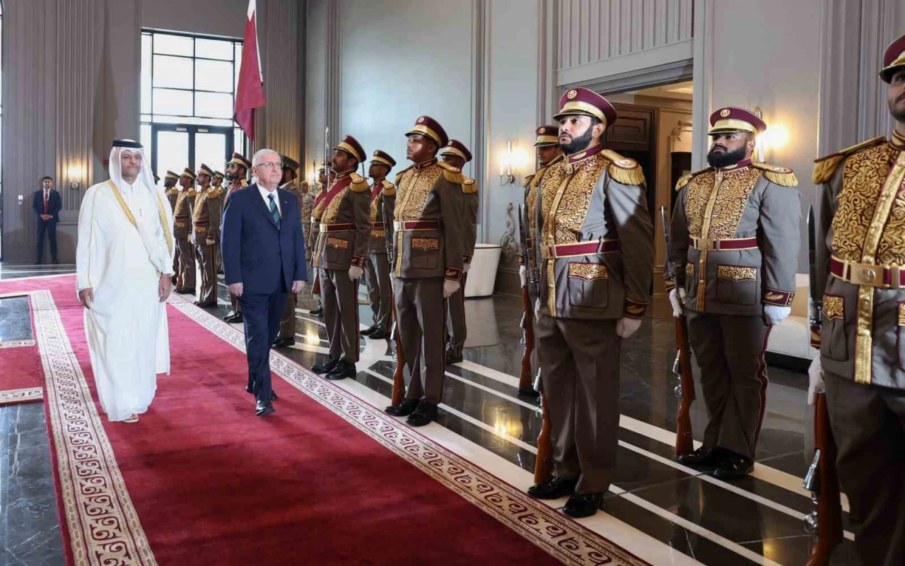 Katar'a giden Milli Savunma Bakanı Güler, mevkidaşı Hassan bin Ali Al Thani ile görüştü!