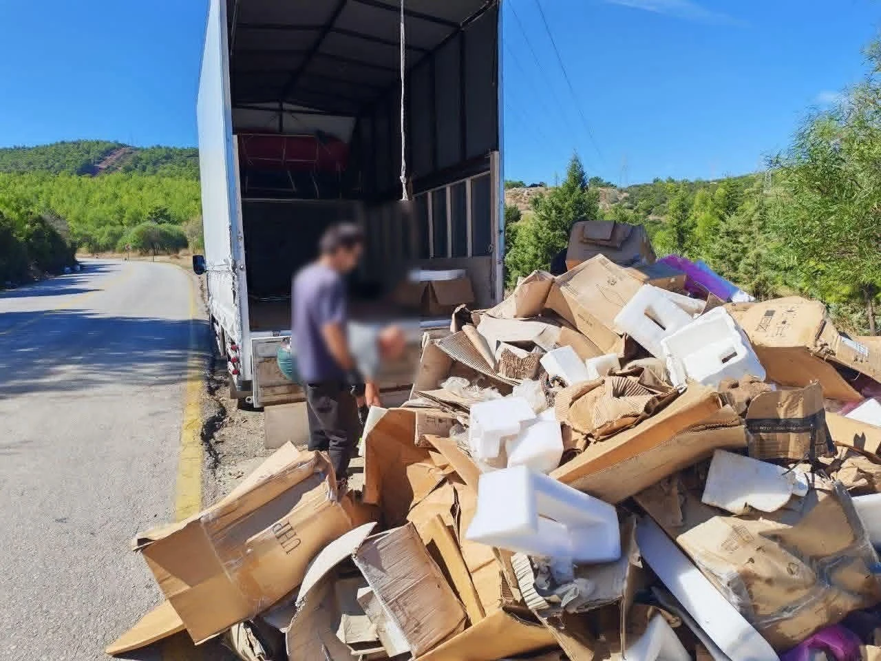 Önce attılar, sonra ceza yiyip topladılar