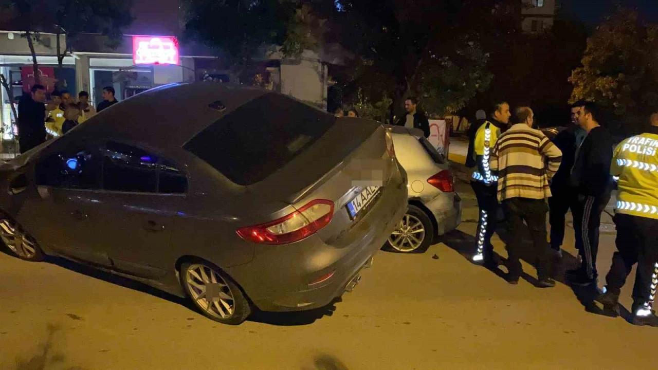 Bolu’da film sahnesi gibi kaza: Otomobil havada asılı kaldı, sürücü ortadan yok oldu!