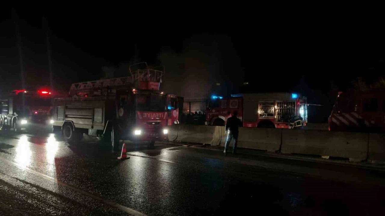 Seyir halindeyken alev aldı: Sürücü ne yapacağını şaşırdı!