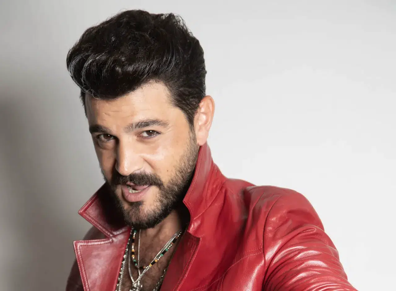 Burak Sevinç’ten oyunculukla sınırlı kalmayan çıkış: 'Devlerin Aşkı' klip oldu