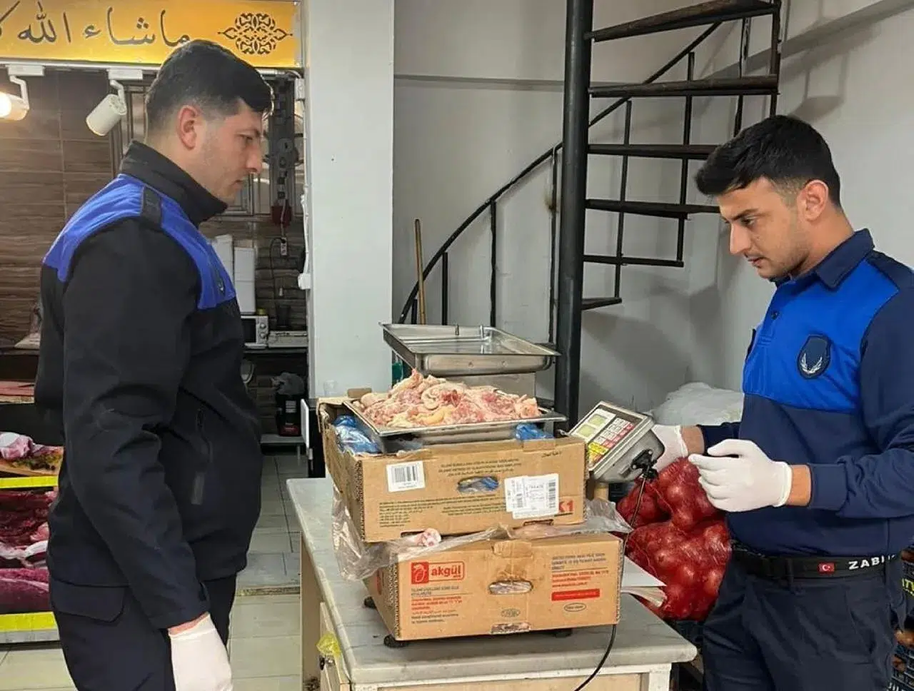 Zabıta ekiplerinden gıda güvenliği hamlesi: Bozuk ürünlere geçit yok