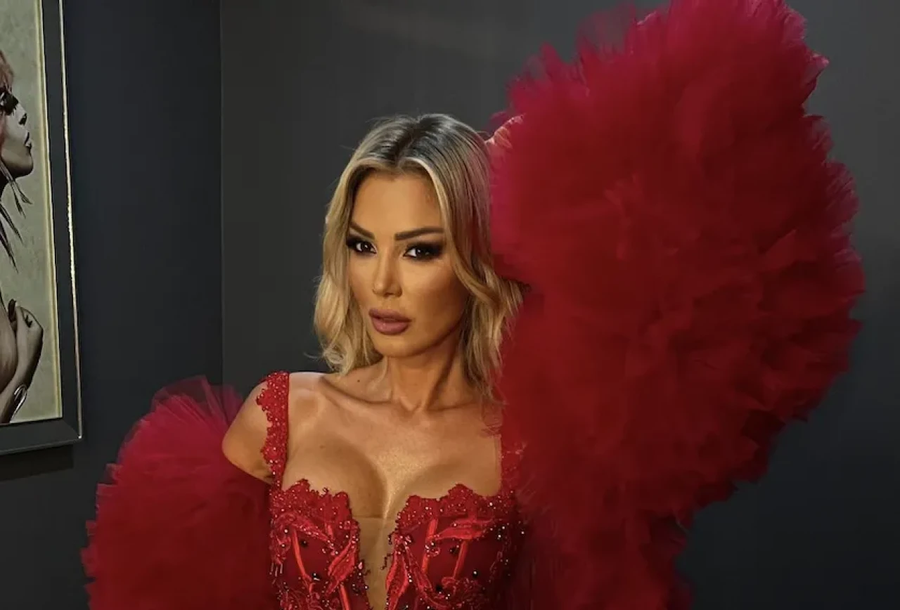 Petek Dinçöz’den olay sözler: 'Kimseyle aynı ligde değilim!' Rakibini ifşa etti mi?