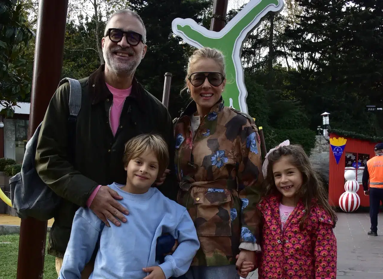 Ünlü çift Doğa Rutkay ve Kerimcan Kamal, ikizleriyle Yılbaşı Festivalinde