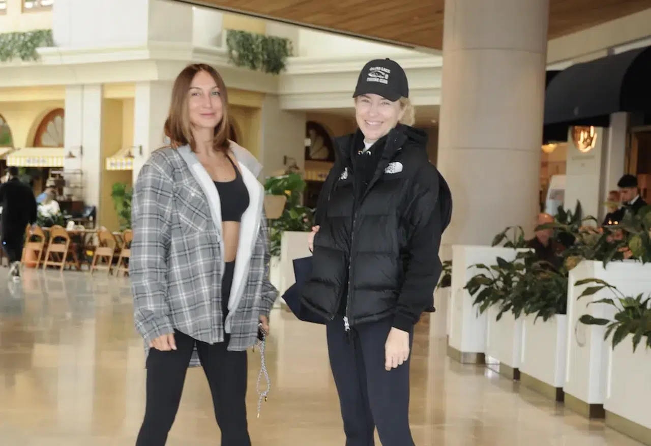 Hem güzelliği hem neşesi olay oldu! Burcu Esmersoy yine gündem yarattı