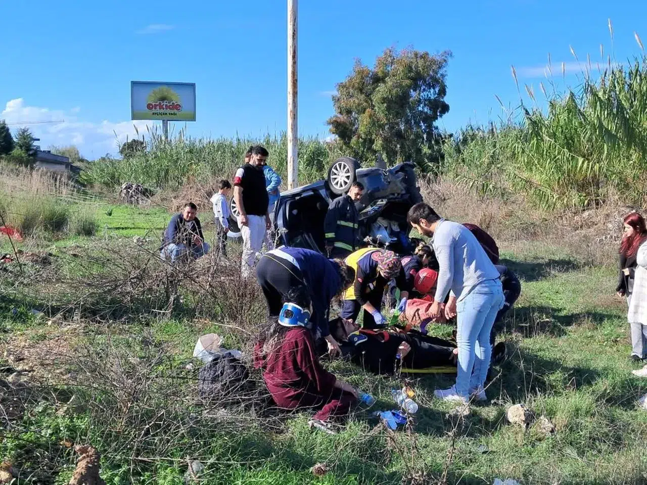 Serik’te feci kaza: Araç kontrolden çıktı, şarampole yuvarlandı!
