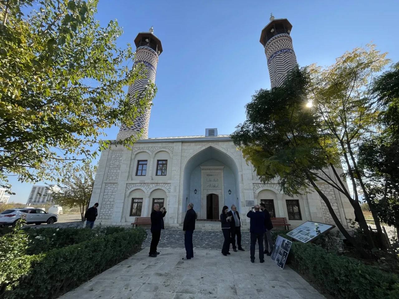 157 yıllık sessizlik sona erdi: Karabağ’daki Cuma Mescidi yeniden ezanla yankılandı!