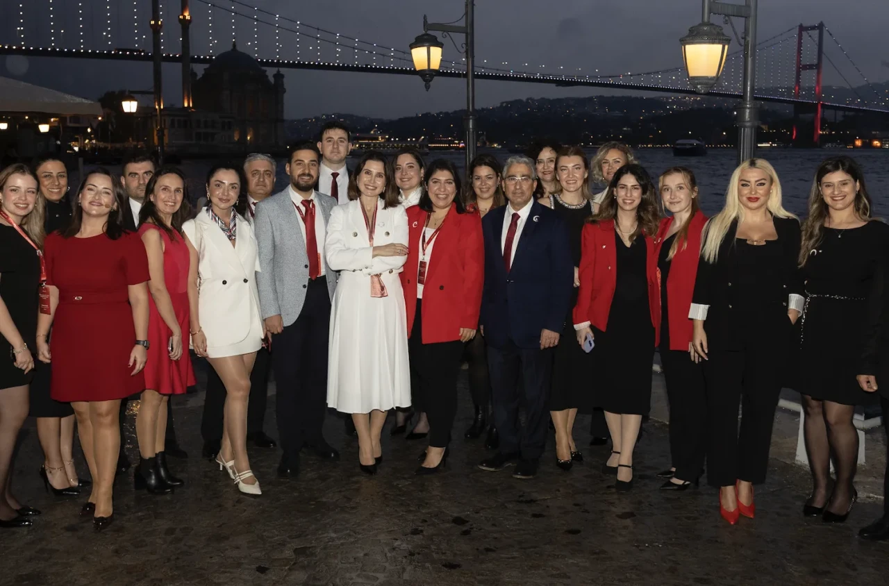 Cumhuriyetin en anlamlı hediyesi: Sanovel, 102 kız çocuğuna gelecek kapılarını açtı!