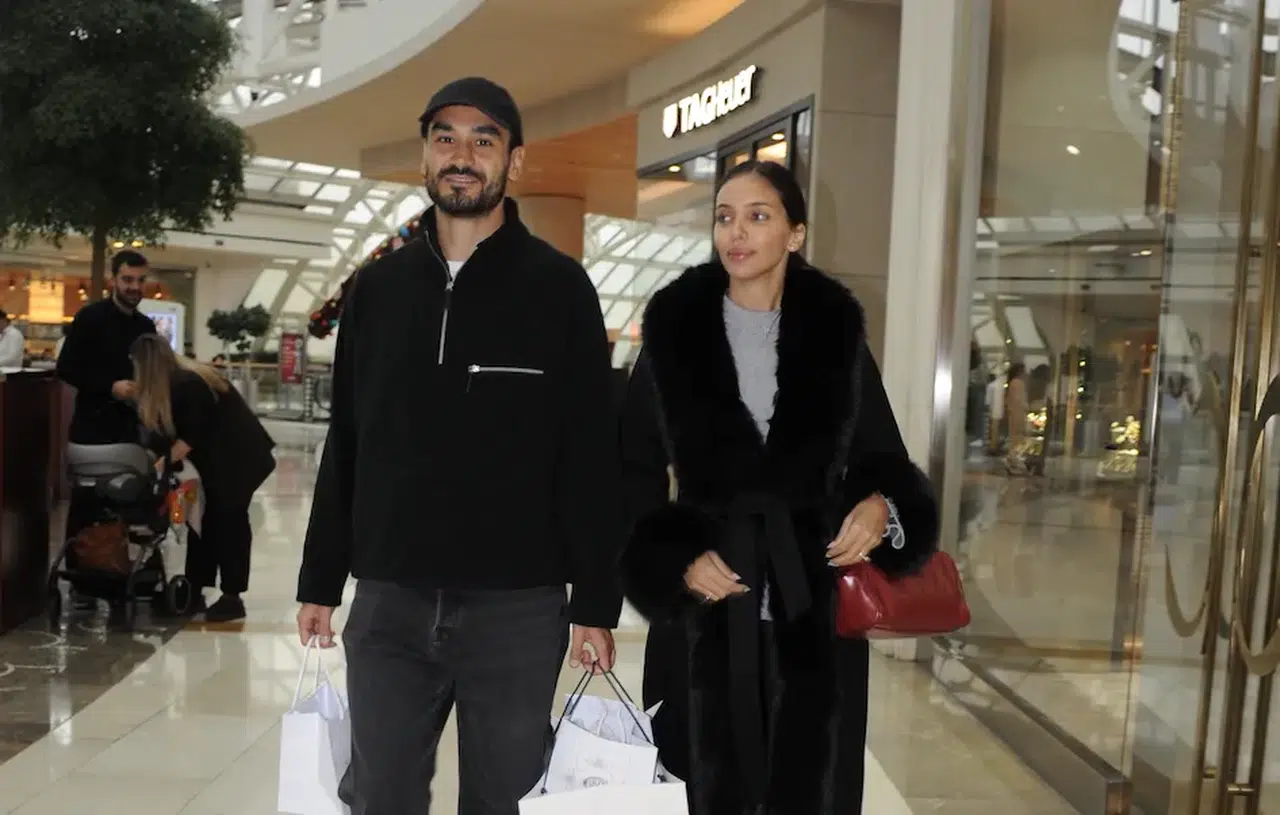 Galatasaraylı İlkay Gündoğan eşiyle alışveriş turu attı