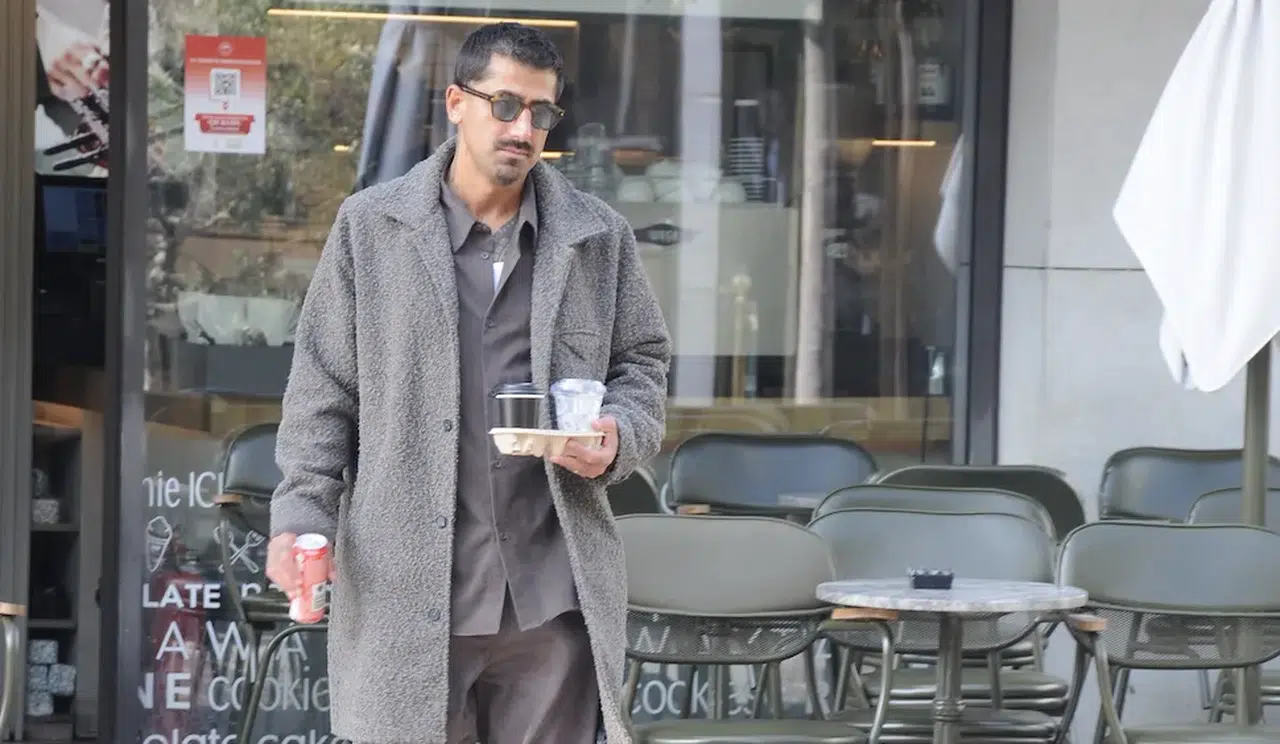 Kerem Demirbay ve eşi Melina neşe saçtı! Kahve molası gündem oldu