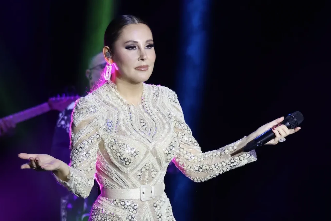 Funda Arar'dan sahne şıklığına dev yatırım itirafı: 'Geri dönüşü oluyor!'