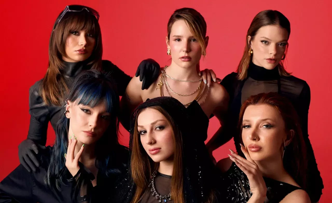 6 aydan 1 yıla kadar hapis cezası istemi! Manifest üyelerinin 'Hayasızca Hareketler' iddianamesi kabul edildi!