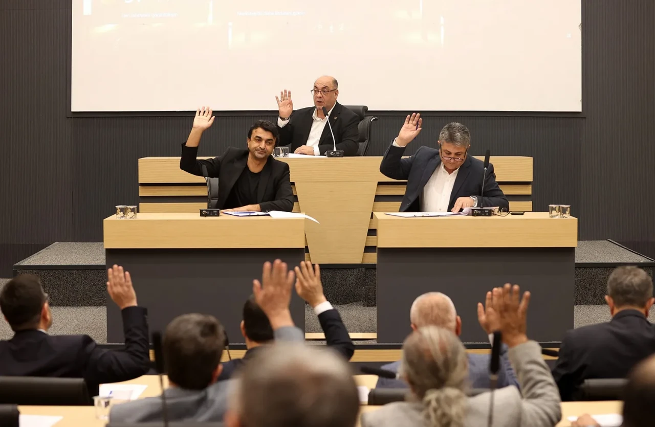 Dulkadiroğlu'nda dev dönüşüm başladı! Akpınar açıkladı: Kiralık araç bağımlılığı bitiyor, 60 kilometre yol hamlesi!