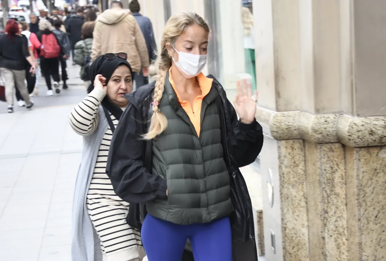 Bade İşçil'den şaşırtan görüntü! Nişantaşı'nda maske takmasının sebebi herkesi düşündürdü!