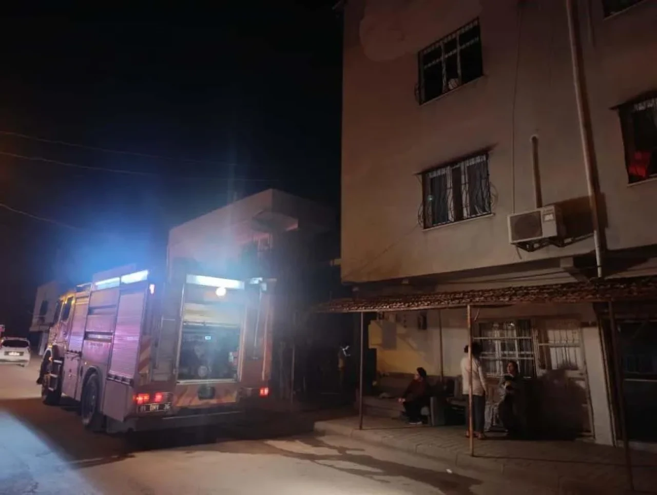 Kozan’da gece yarısı dehşeti: Alevler evi sardı, aile uykuda yakalandı!