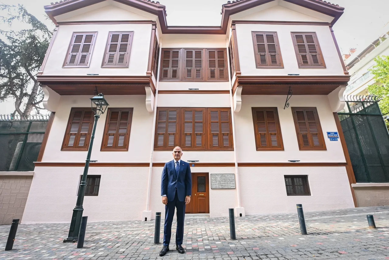 Atatürk Evi’nin kapıları yeniden açıldı! Bakan Ersoy: Bu sadece geçmişe değil, geleceğe sorumluluktur!