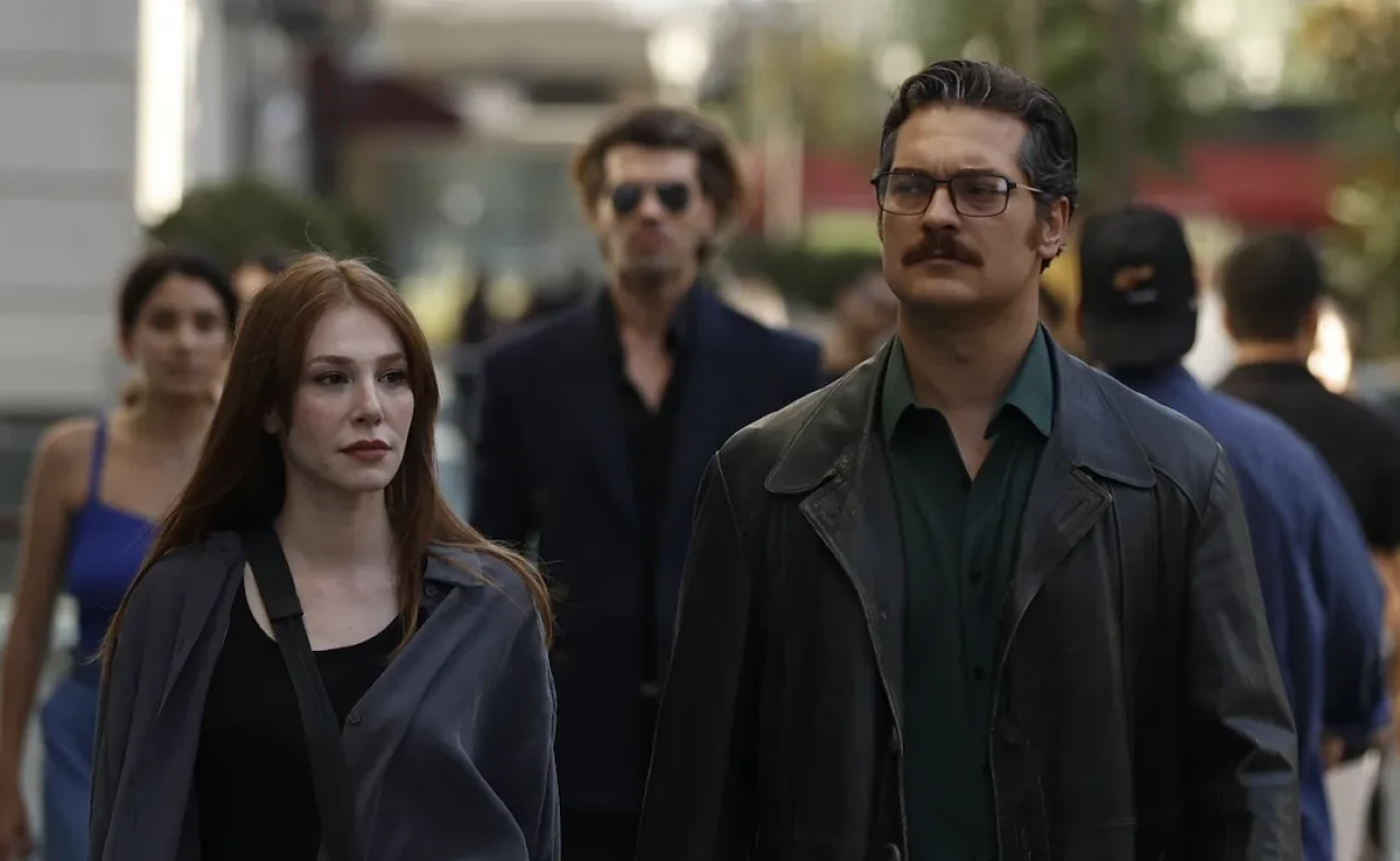 Sinema gişeleri uyandı! Uykucu 12 günde yarım milyona koşuyor: Çağatay Ulusoy ve Elçin Sangu etkisi