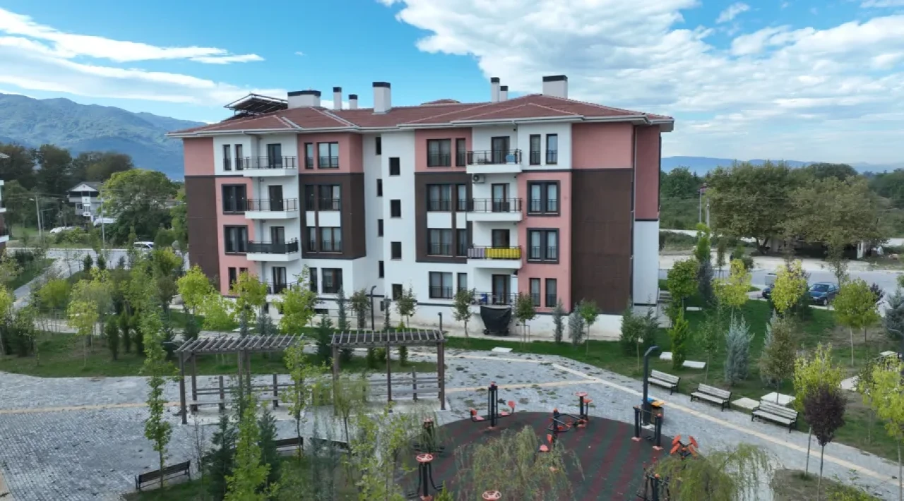 TOKİ’nin sosyal konut seferberliği büyüyor: Bakan Kurum'dan duygusal paylaşım