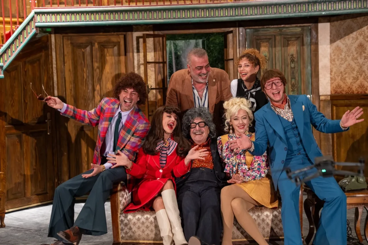 Gülmeyi özleyenlere Müjde! Salih Kalyon, Günay Karacaoğlu ve Sermiyan Midyat'tan Kahkaha Terapisi 12 Kasım'da!