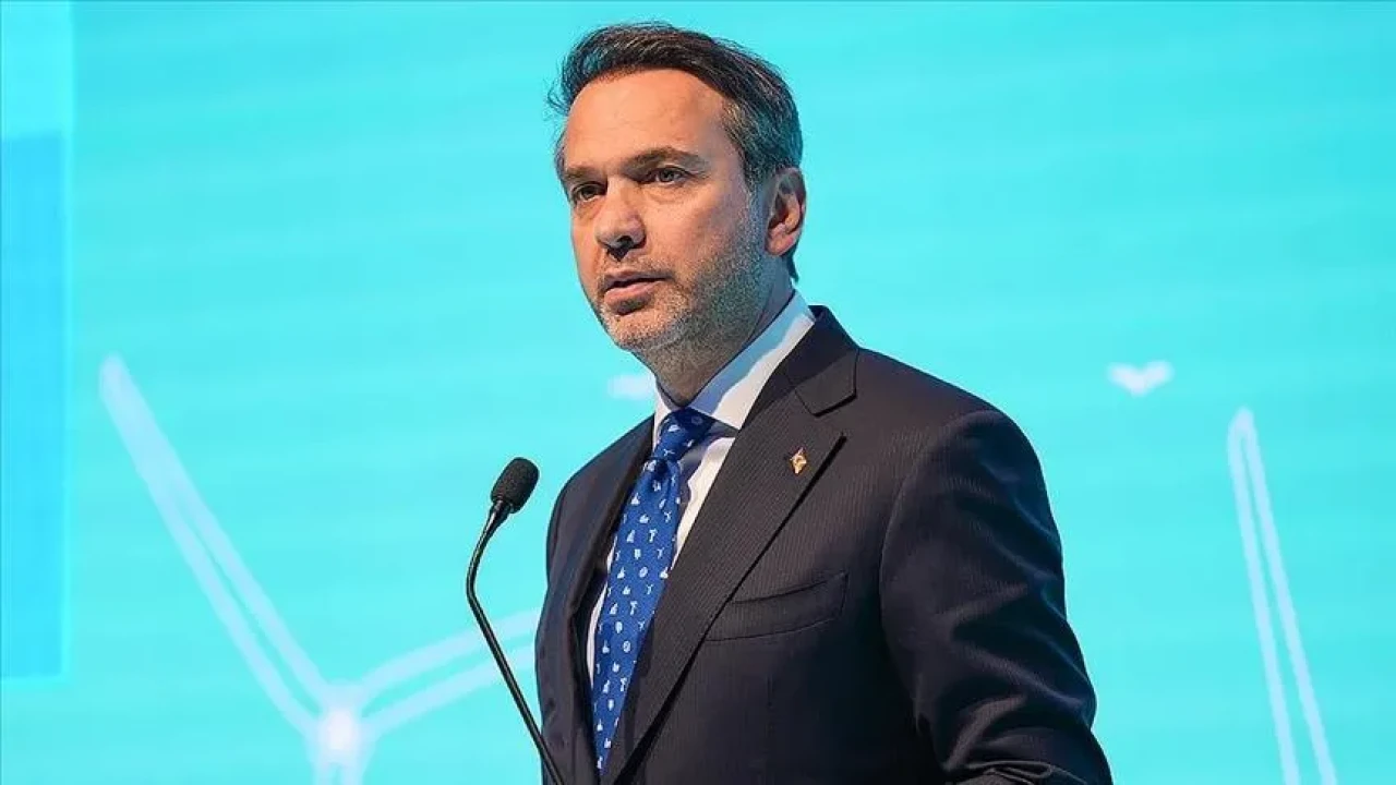 CHP’li vekilin elinde tüp patladı! Bakan Bayraktar’ın cevabı sosyal medyayı salladı