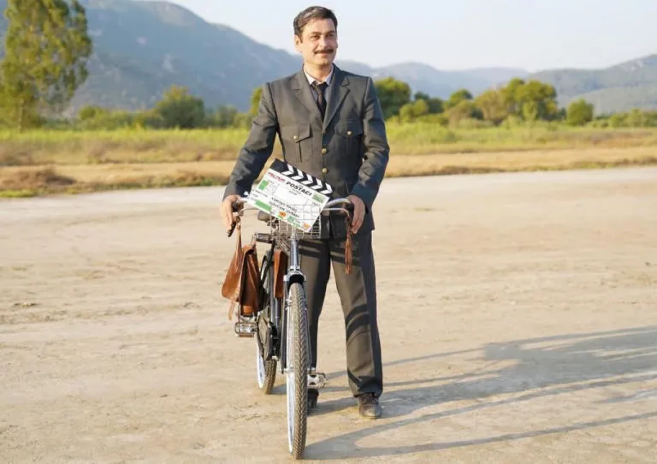 Bak Postacı Geliyor afişiyle duygulara dokundu: Aşkın en saf hali geri dönüyor