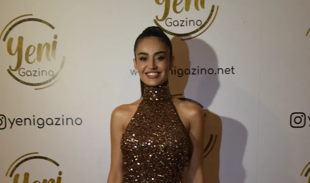 Ünlü sanatçı Elif Buse Doğan açıkladı: 'Dua etmeden asla sahneye çıkmam!' İşte o samimi anlar!