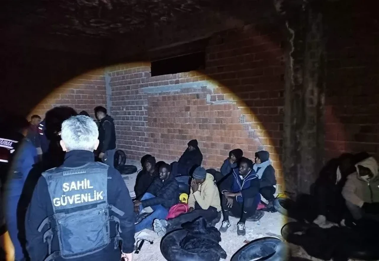 Çeşme sahillerinde göçmen operasyonu