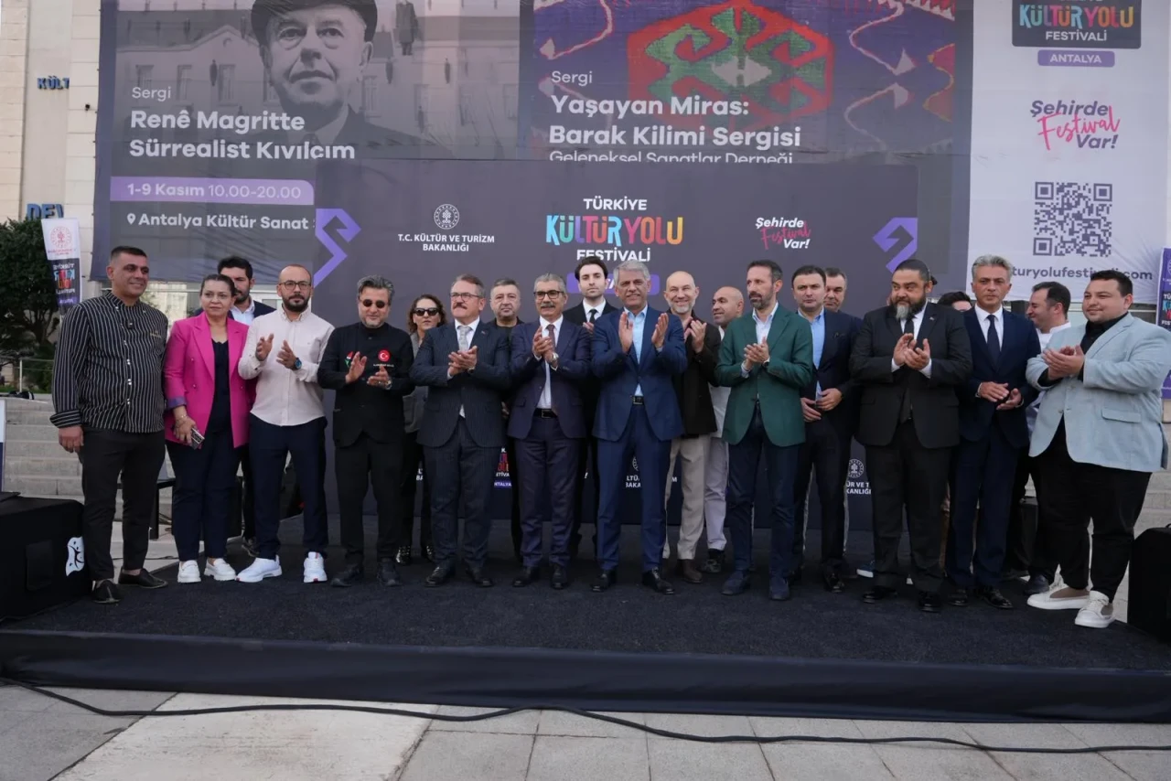 Akdeniz’in parlayan yıldızı Antalya’da Kültür Yolu Festivali başladı