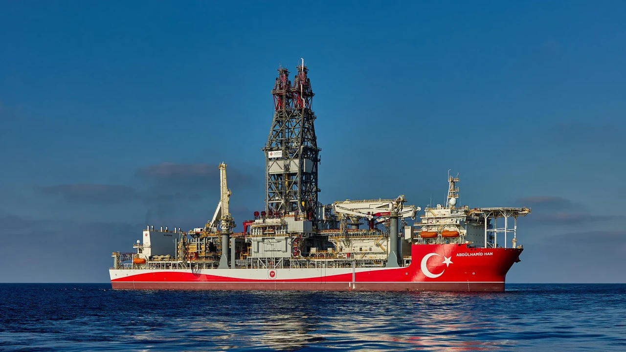 Türkiye’nin gururu Abdülhamid Han sondaj gemisi: 75 milyar metreküp doğal gaz keşfetti!