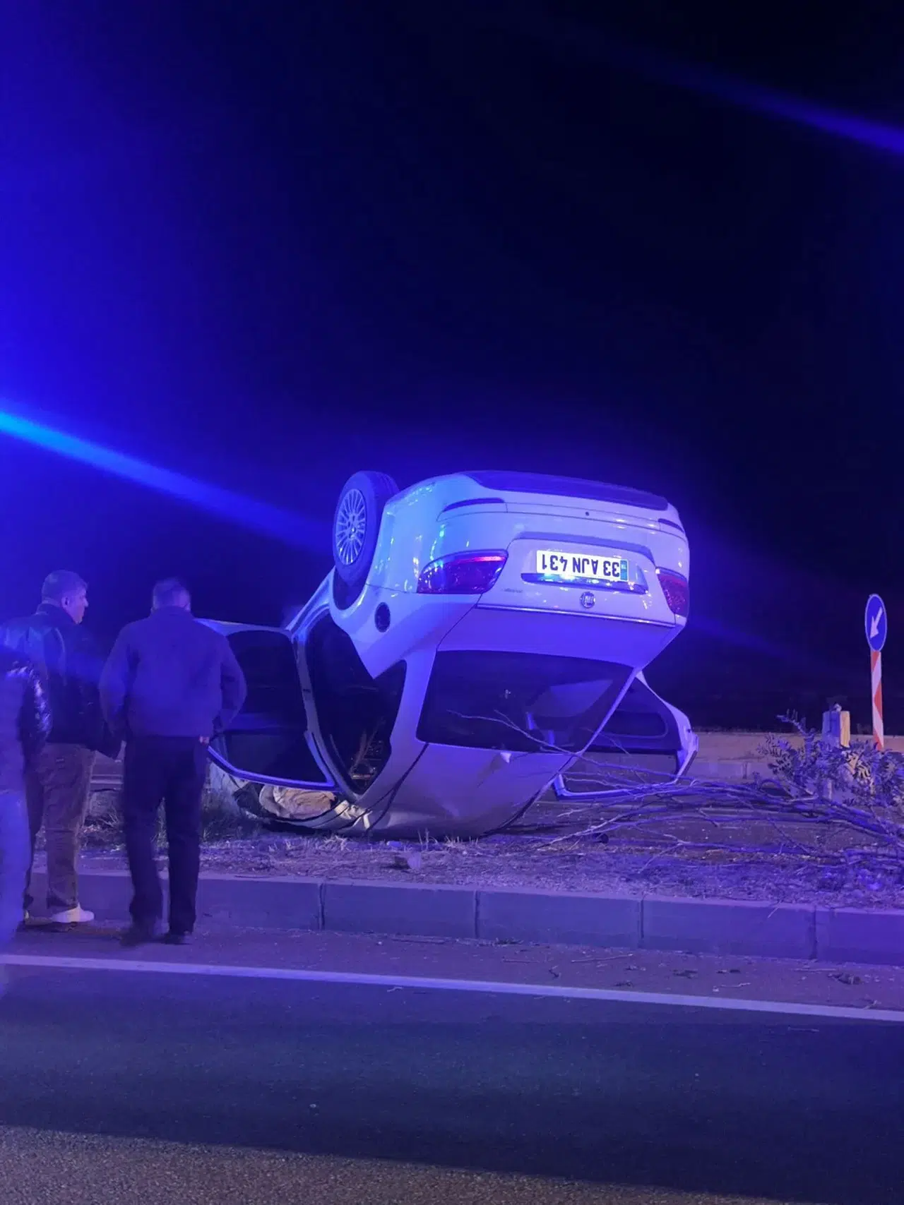 Midyat’ta araç havada döndü: Takla atan otomobil panik yarattı