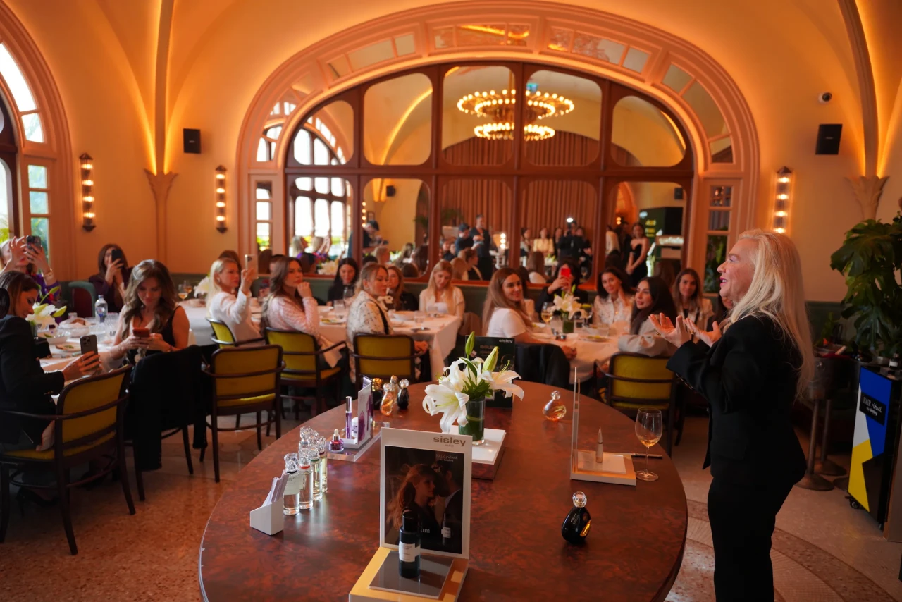 Sisley Paris'ten 'Yıllara Hayat Katan' sır: Yeni serum cilt yaşlanmasına kökten çözüm sunuyor!